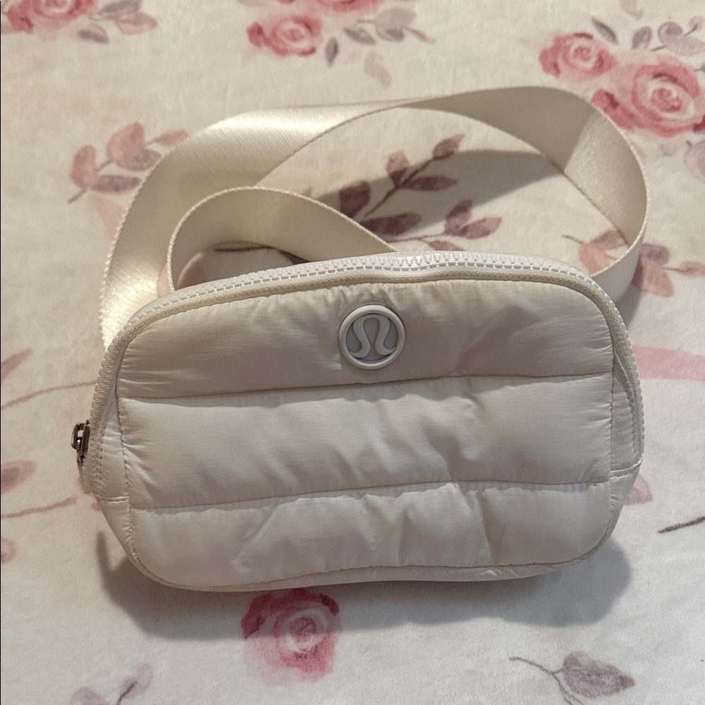 Lululemon Wonder Cream Puffer Crossbody Bag with Logo Accent